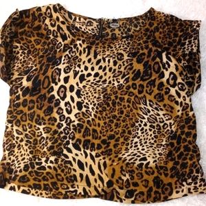 Cheetah Print top with back zipper detail Womens sizeM